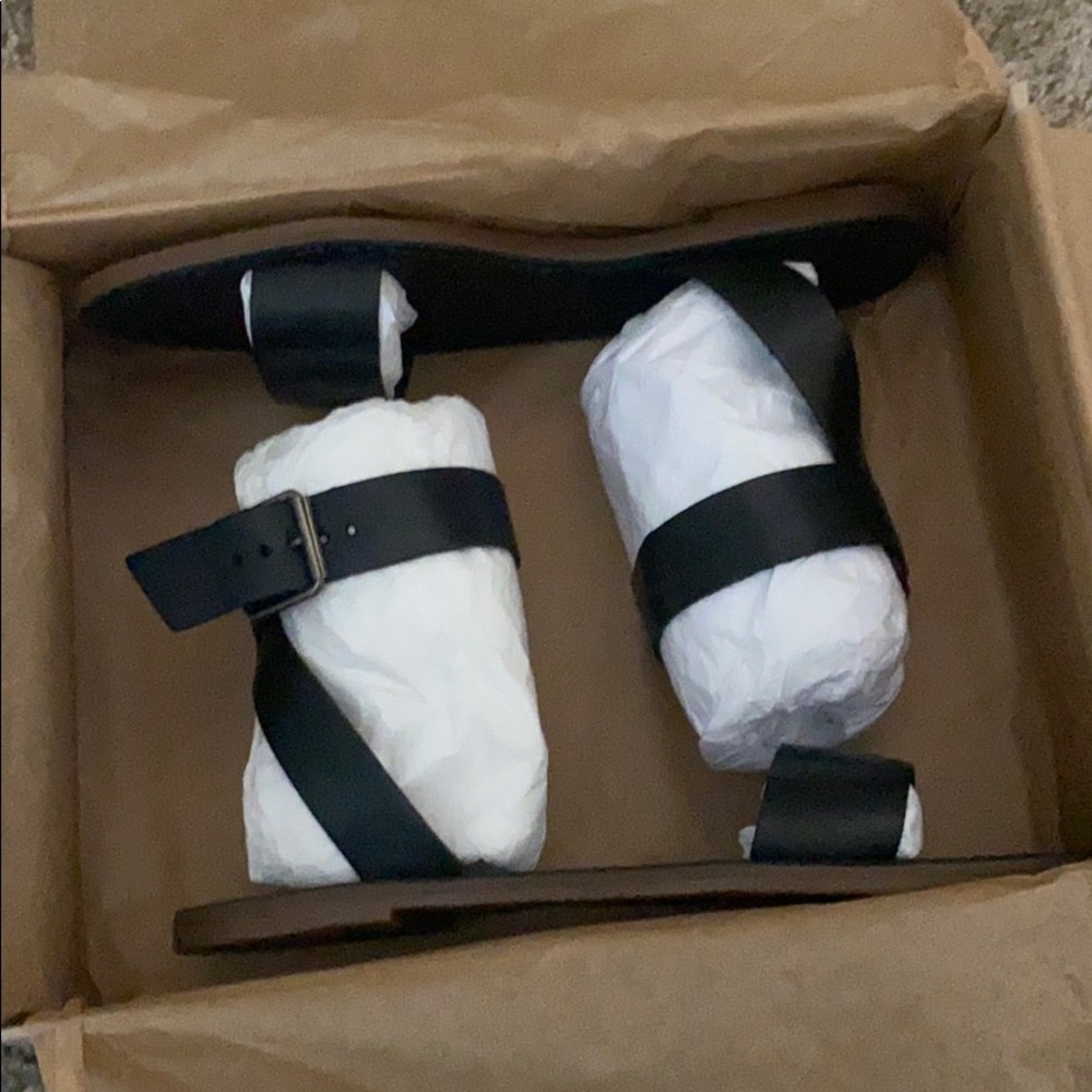 Madewell black ankle strap sandals